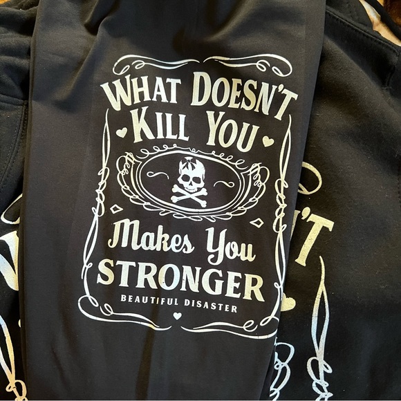 ***SOLD***Bundle Beautiful Disaster - Picture 5 of 5